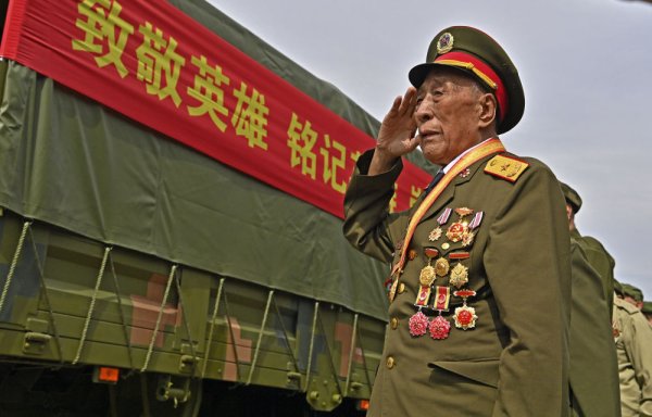 配资优秀股票配资网站 九旬老兵吹响冲锋号：战友们，归队！